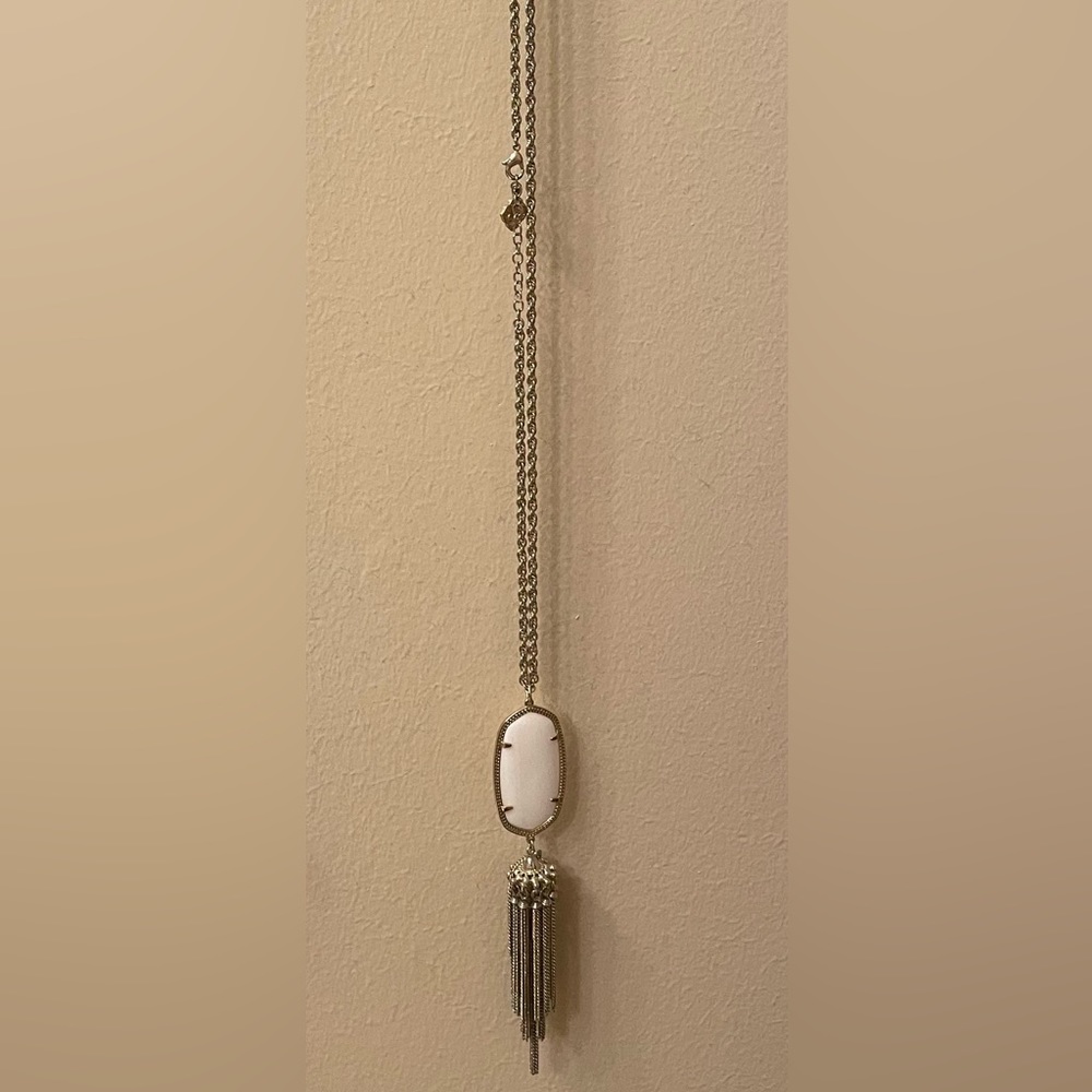 Kendra Scott long necklace in gold with white stone